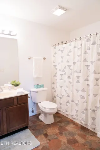 $249,999 | 9316 Number Four Drive, Mascot, TN 37806