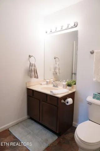 $249,999 | 9316 Number Four Drive, Mascot, TN 37806