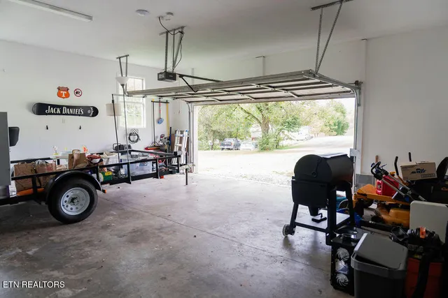 $249,999 | 9316 Number Four Drive, Mascot, TN 37806