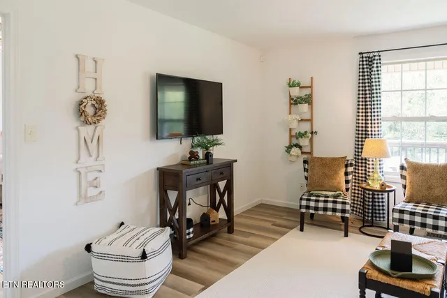 $249,999 | 9316 Number Four Drive, Mascot, TN 37806