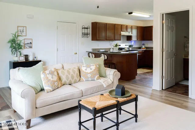 $249,999 | 9316 Number Four Drive, Mascot, TN 37806