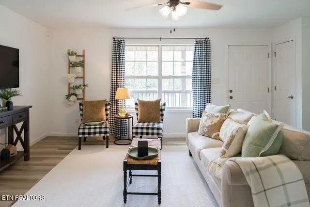 $249,999 | 9316 Number Four Drive, Mascot, TN 37806