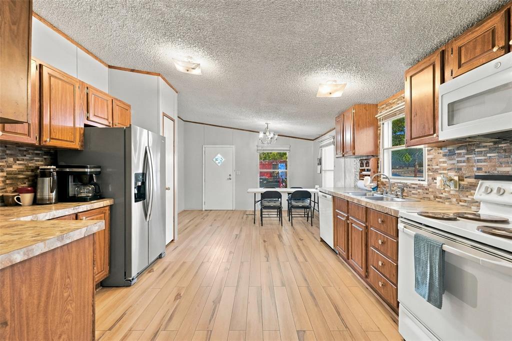 3111 Preston Road Denison, TX 75020 - Photo 10 of 36 Gallery Image 10