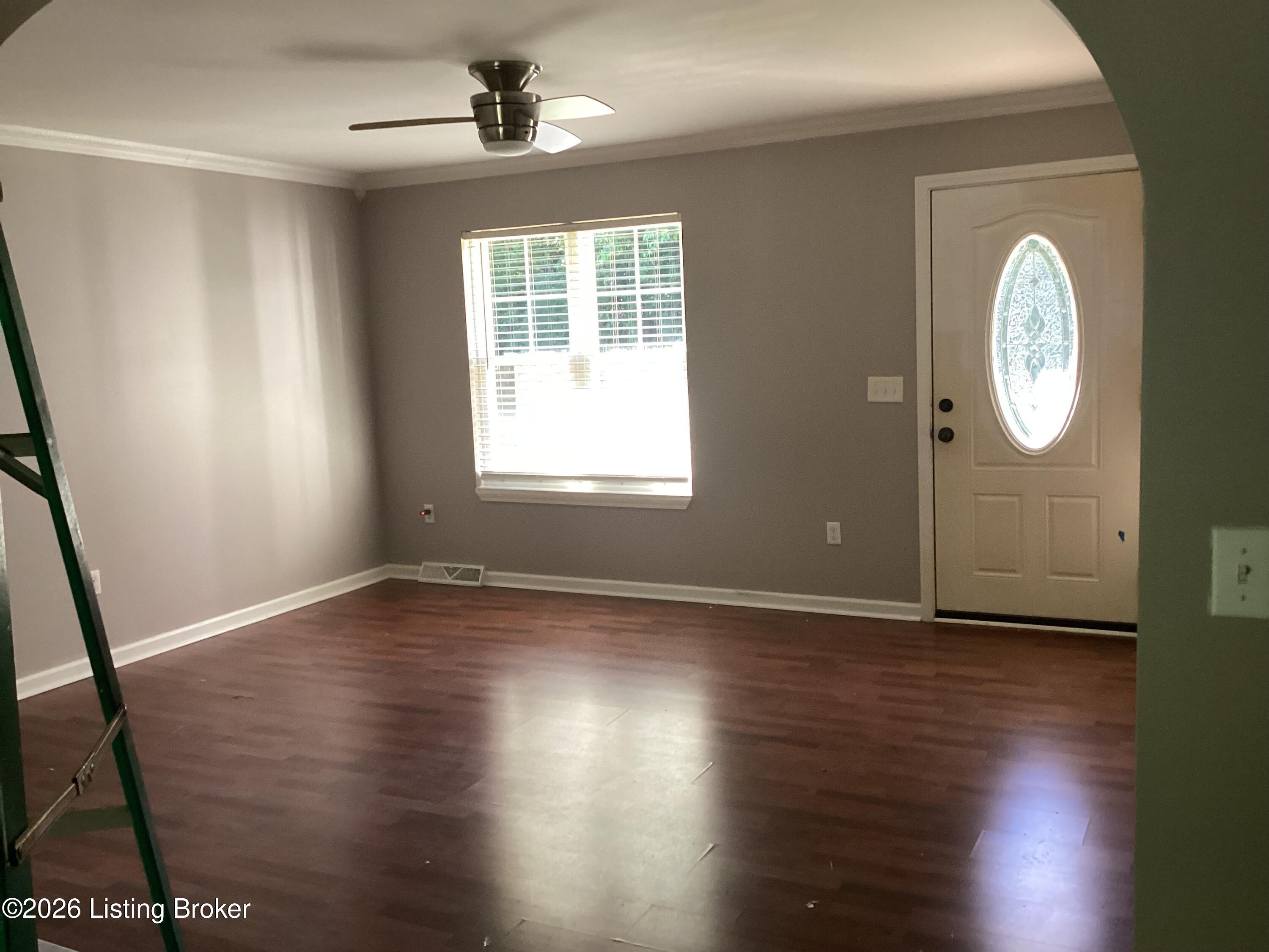 8313 Roseborough Road Louisville, KY 40228 - Photo 3 of 46 IMG_6371