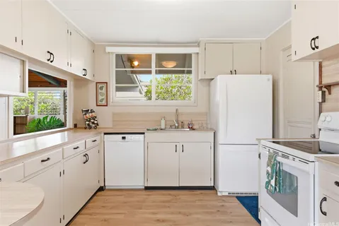 $1,750,000 | 661 North Kainalu Drive, Kailua, HI 96734