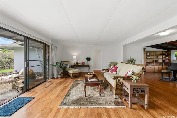 $1,750,000 | 661 North Kainalu Drive, Kailua, HI 96734