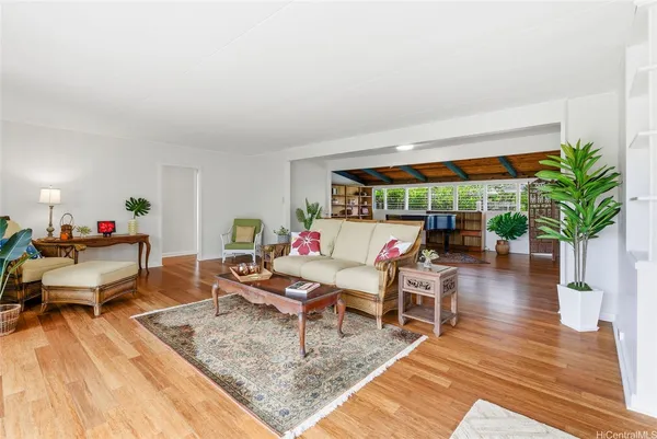 $1,750,000 | 661 North Kainalu Drive, Kailua, HI 96734