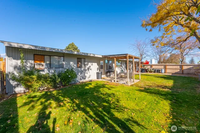 a view of a house with swimming pool