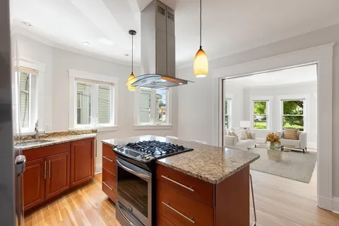$899,900 | 149 College Avenue, Unit 1, Somerville, MA 02144