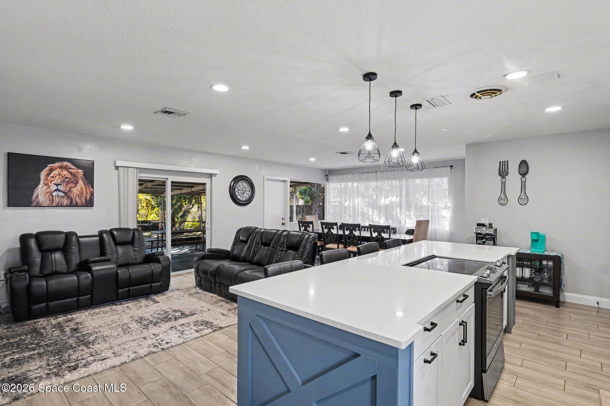 809 Espanola Way Melbourne, FL 32901 - Photo 10 of 27 010_file_3549