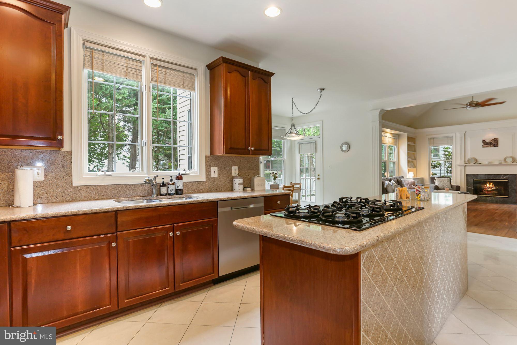 8310 Wolftrap Road Vienna, VA 22182 - Photo 11 of 32