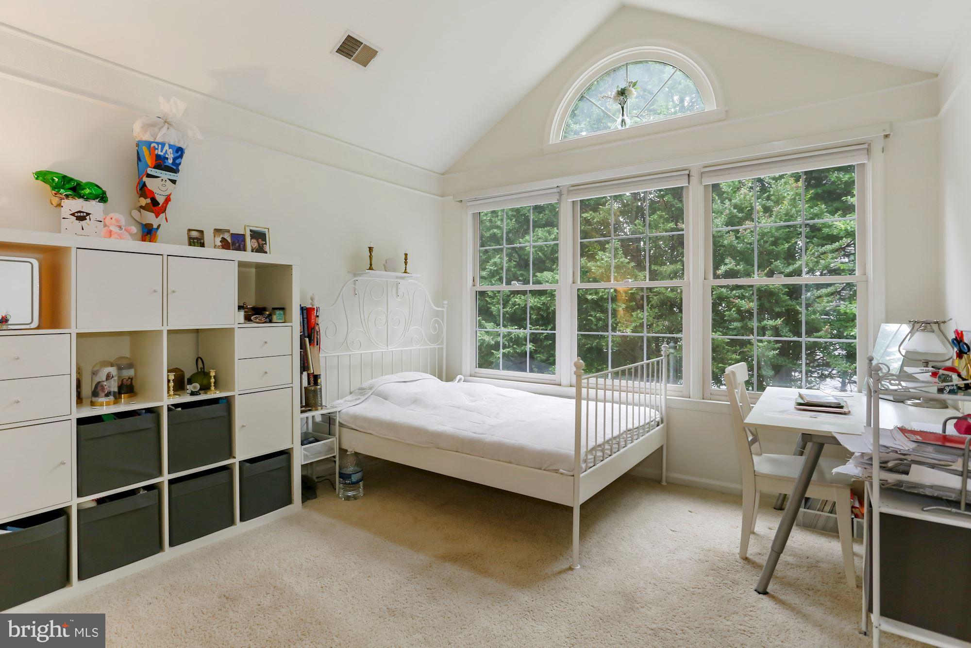 8310 Wolftrap Road Vienna, VA 22182 - Photo 15 of 32