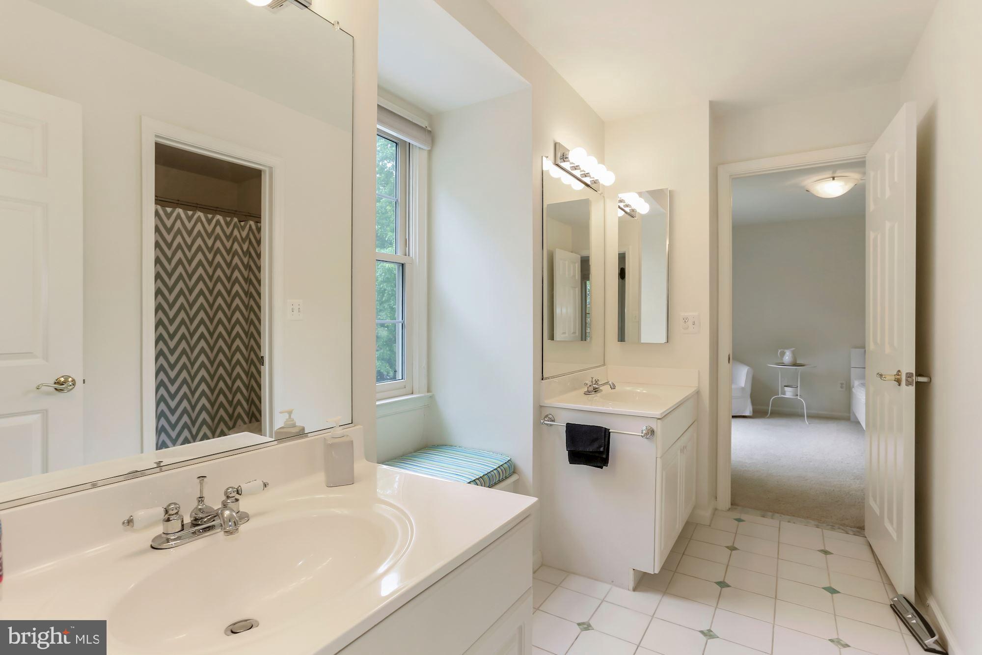 8310 Wolftrap Road Vienna, VA 22182 - Photo 19 of 32