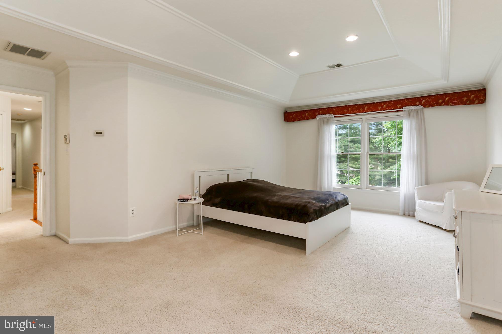 8310 Wolftrap Road Vienna, VA 22182 - Photo 20 of 32
