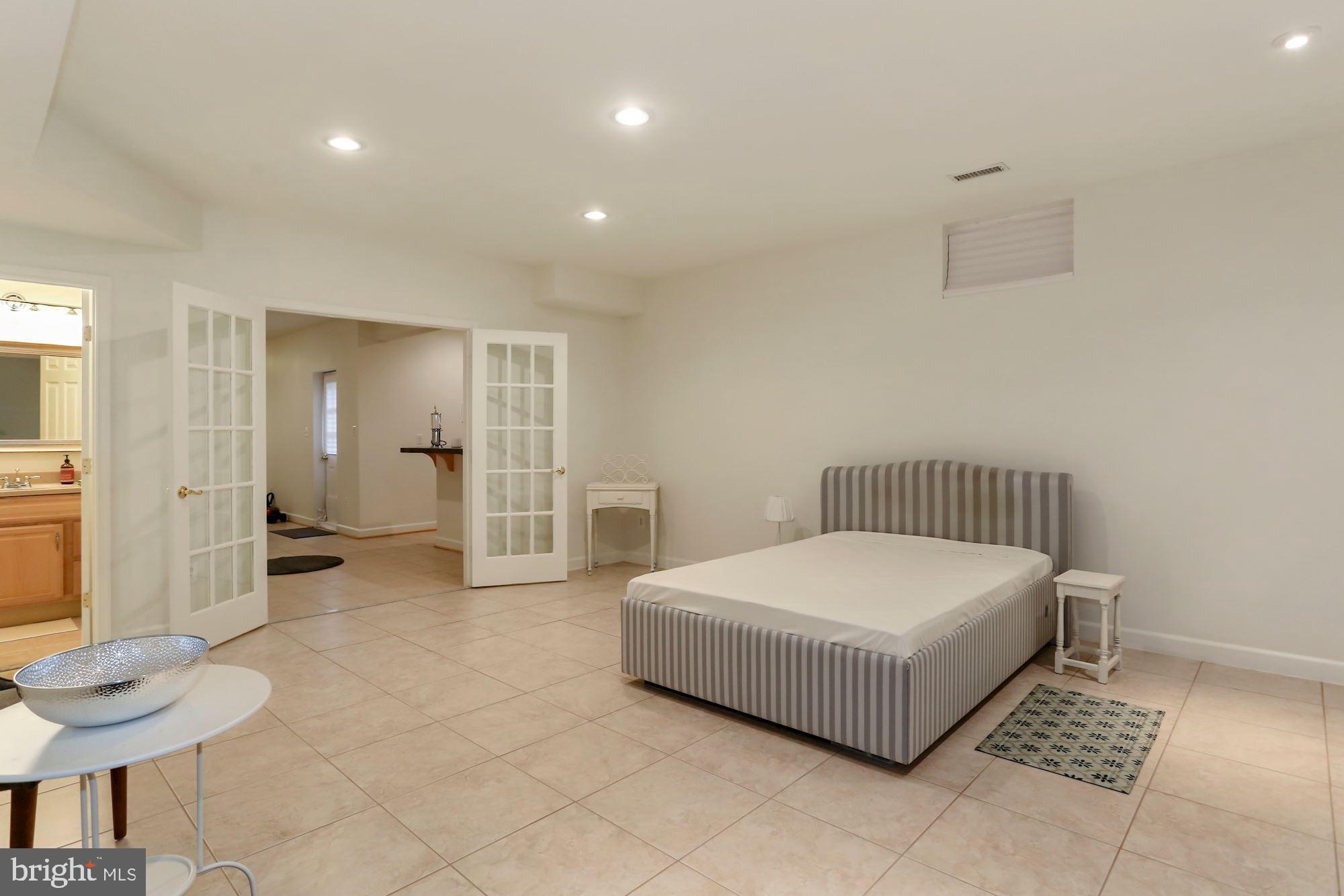 8310 Wolftrap Road Vienna, VA 22182 - Photo 23 of 32