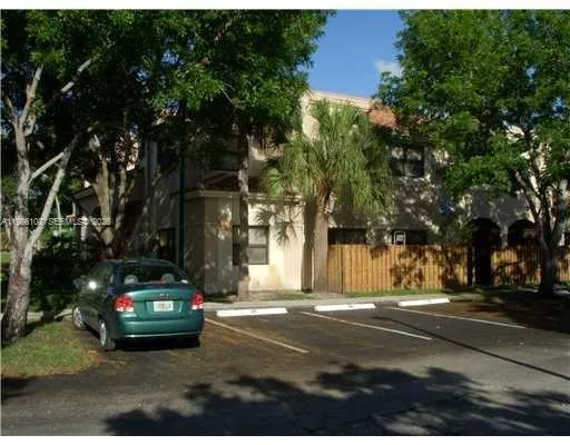 $2,895 | 513 Racquet Club Road, Unit 55, Weston, FL 33326