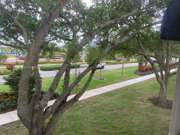 $2,895 | 513 Racquet Club Road, Unit 55, Weston, FL 33326