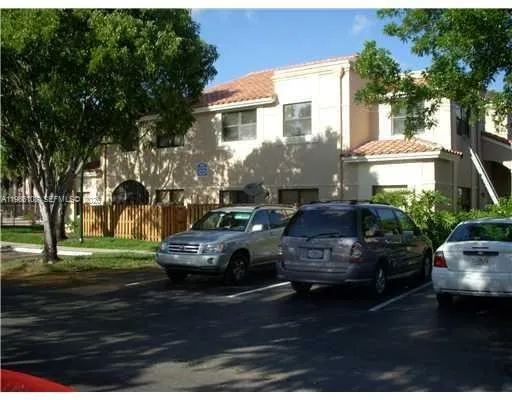 $2,895 | 513 Racquet Club Road, Unit 55, Weston, FL 33326