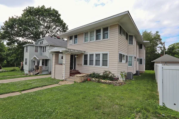 $1,600 | 416 1/2 West Jackson Street, Morris, IL 60450
