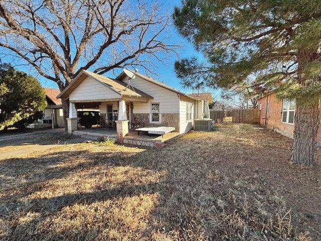 720 South 11th Street Slaton, TX 79364 - Photo 2 of 25 20251210170651649002000000-o