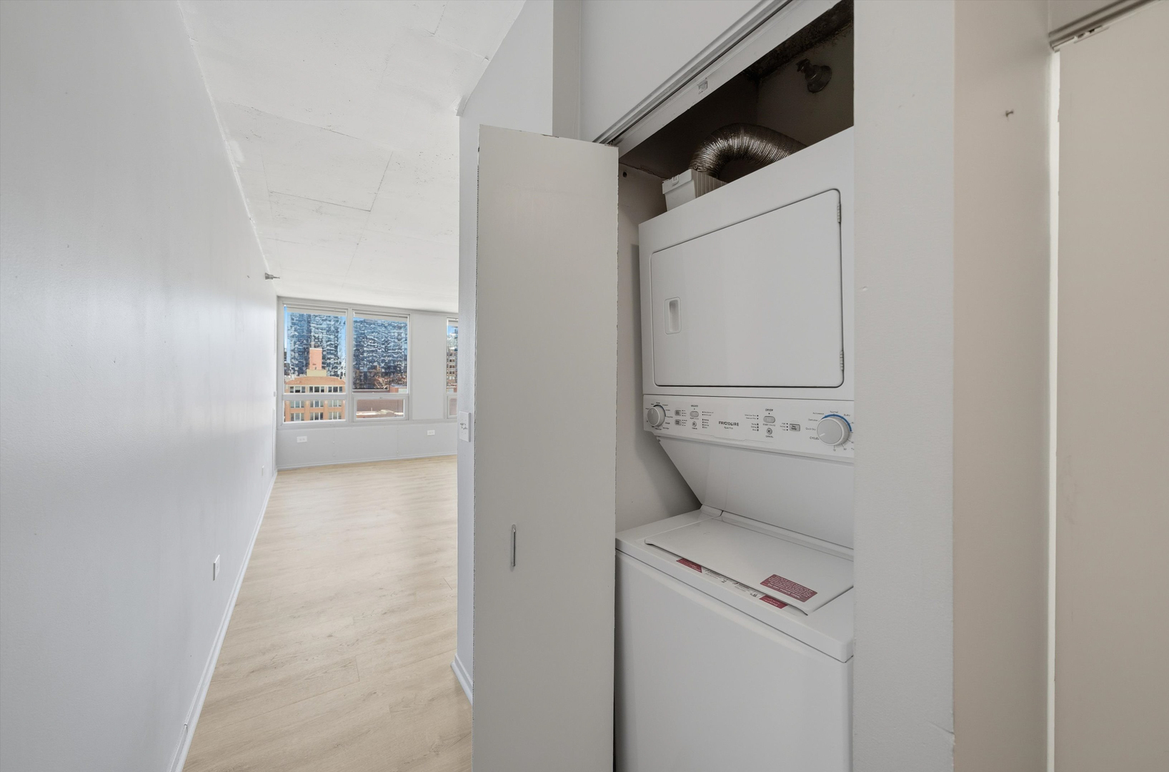 701 South Wells Street, Unit 902 Chicago, IL 60607 - Photo 9 of 20