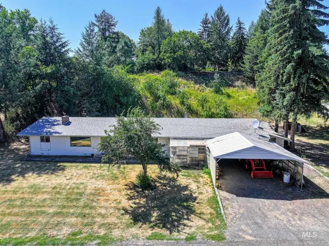 $314,000 | 243 North Fir Street, Genesee, ID 83832