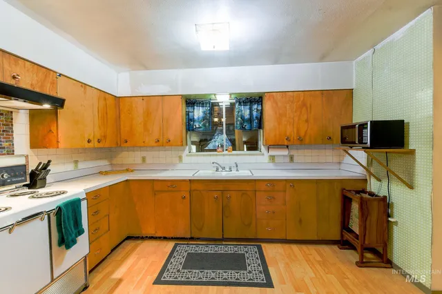 $314,000 | 243 North Fir Street, Genesee, ID 83832