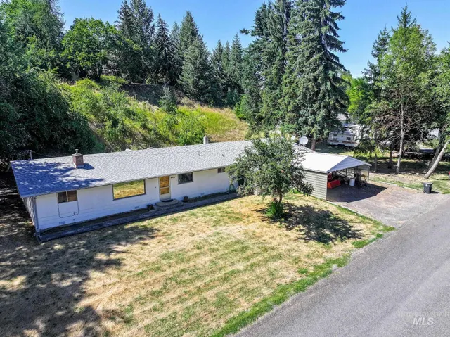 $314,000 | 243 North Fir Street, Genesee, ID 83832