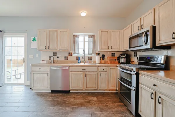 $460,000 | 14401 Capital Drive, Plainfield, IL 60544