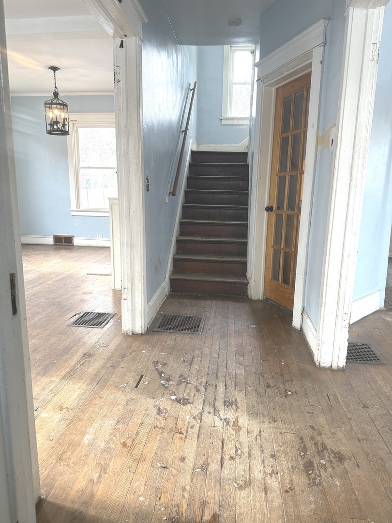 10228 South Prospect Avenue Chicago, IL 60643 - Photo 2 of 23 a view of entryway and hall with wooden floor