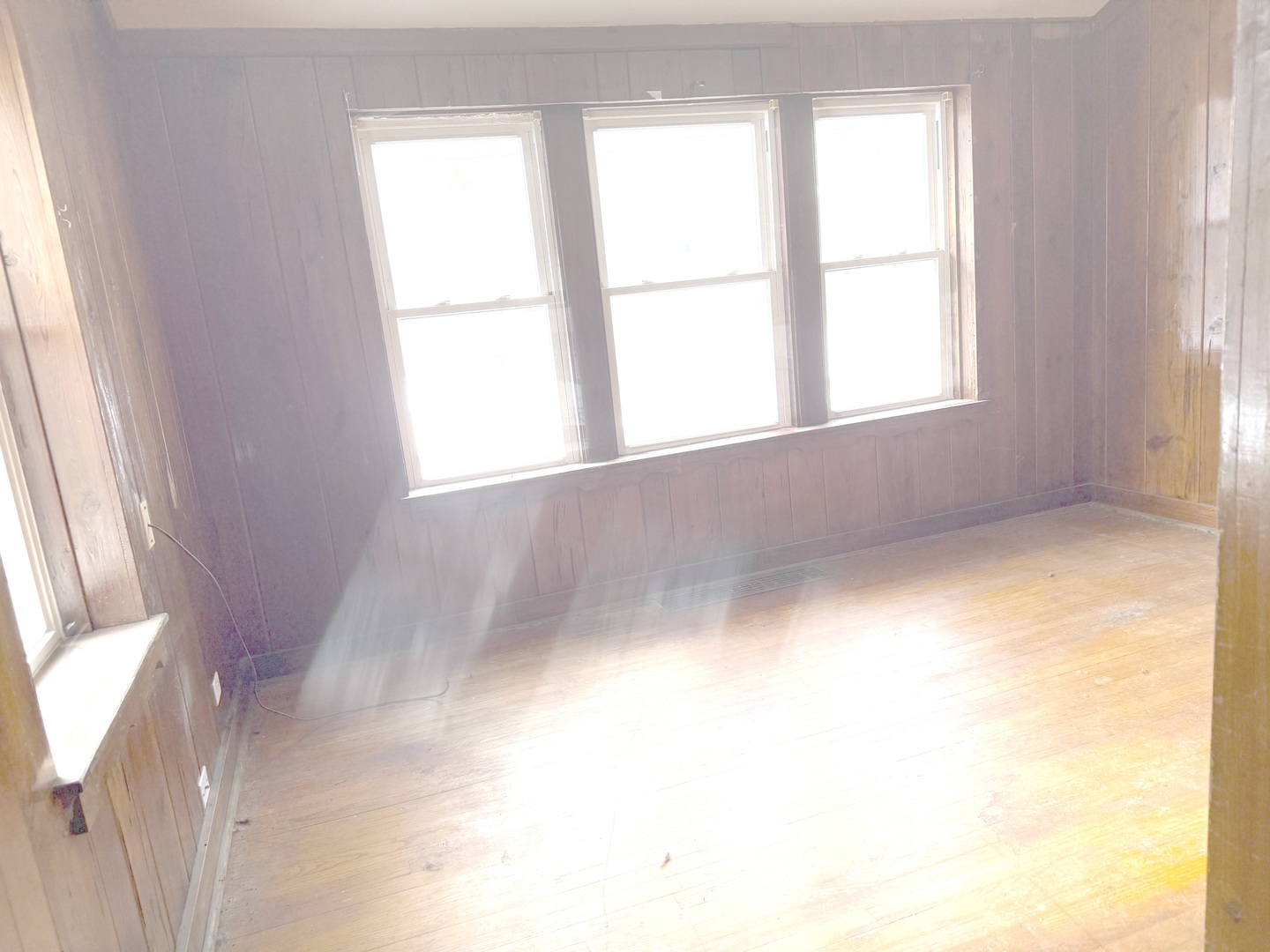 10228 South Prospect Avenue Chicago, IL 60643 - Photo 8 of 23 a view of an empty room with a window