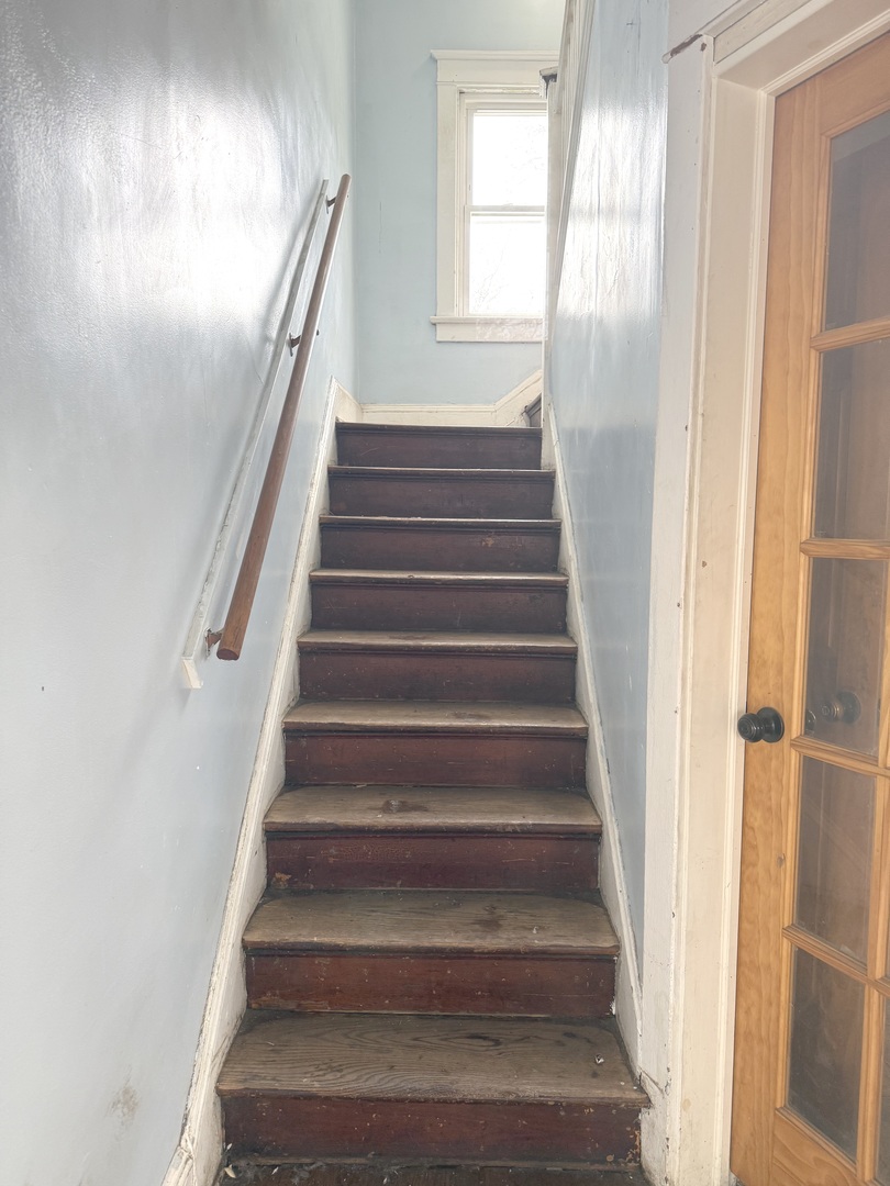 10228 South Prospect Avenue Chicago, IL 60643 - Photo 9 of 23 a view of entryway