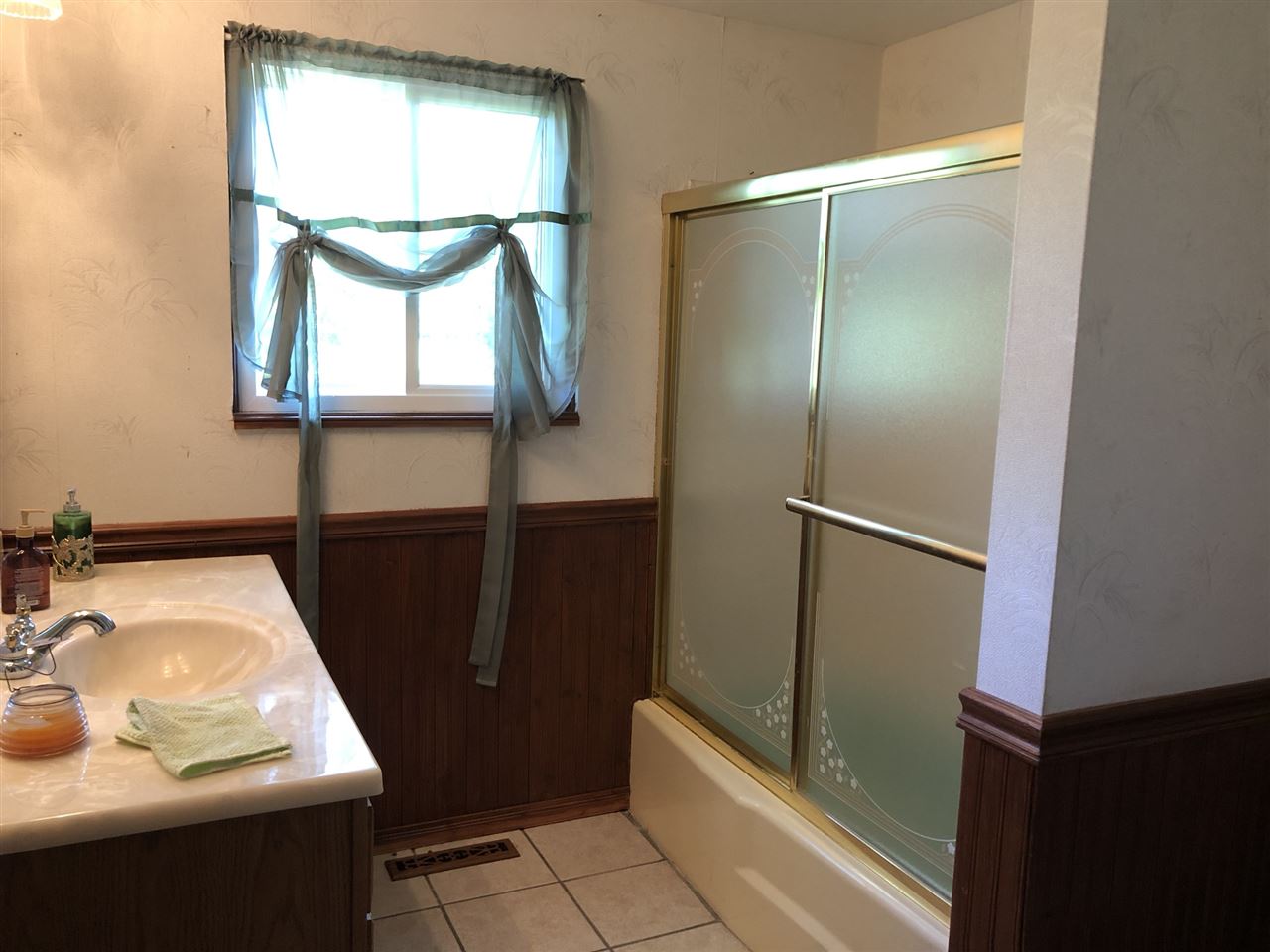 14054 North Webster Road Clio, MI 48420 - Photo 19 of 36 31382869-18.JPG