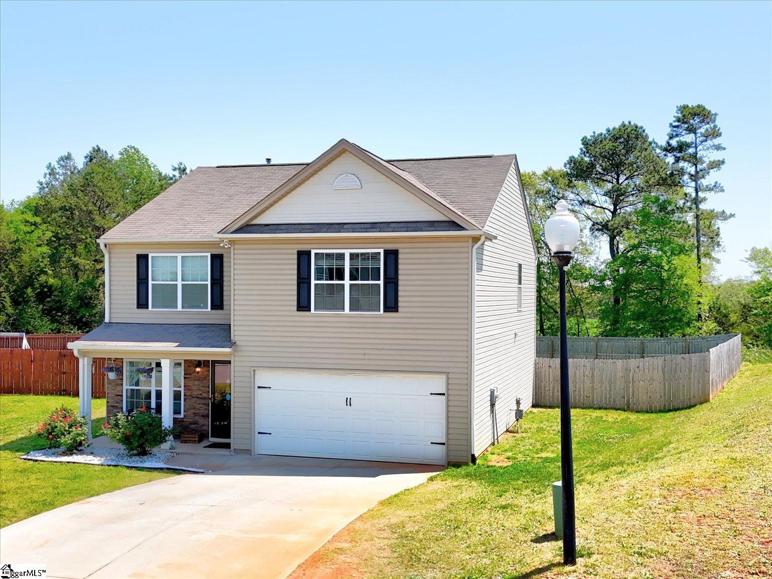 218 Hillendale Way Pelzer, SC 29669 - Photo 3 of 43