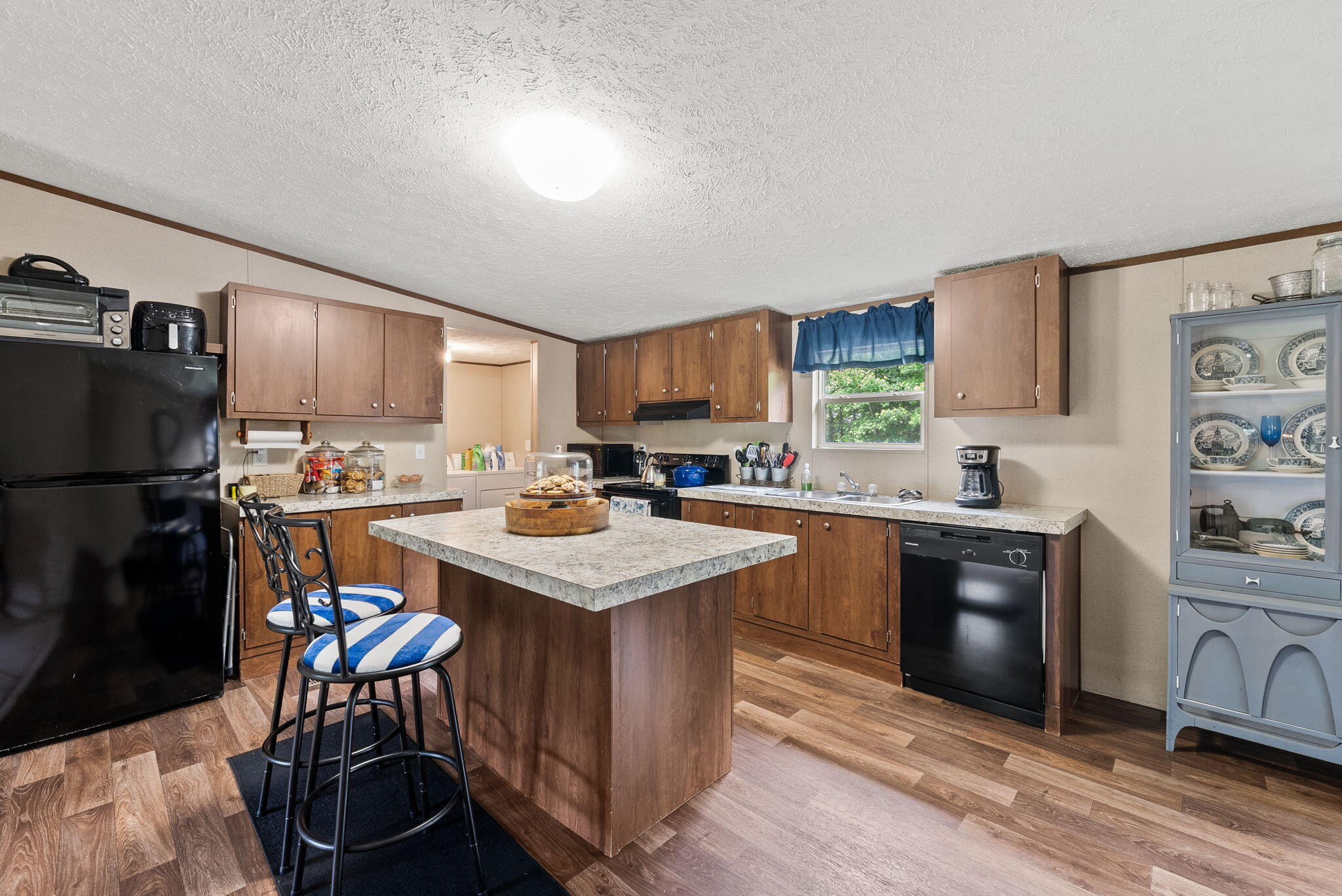 602 Calm Cor Way Moncks Corner, SC 29461 - Photo 12 of 41 18-web-or-mls-BARCLAY MEDIA CO.-36