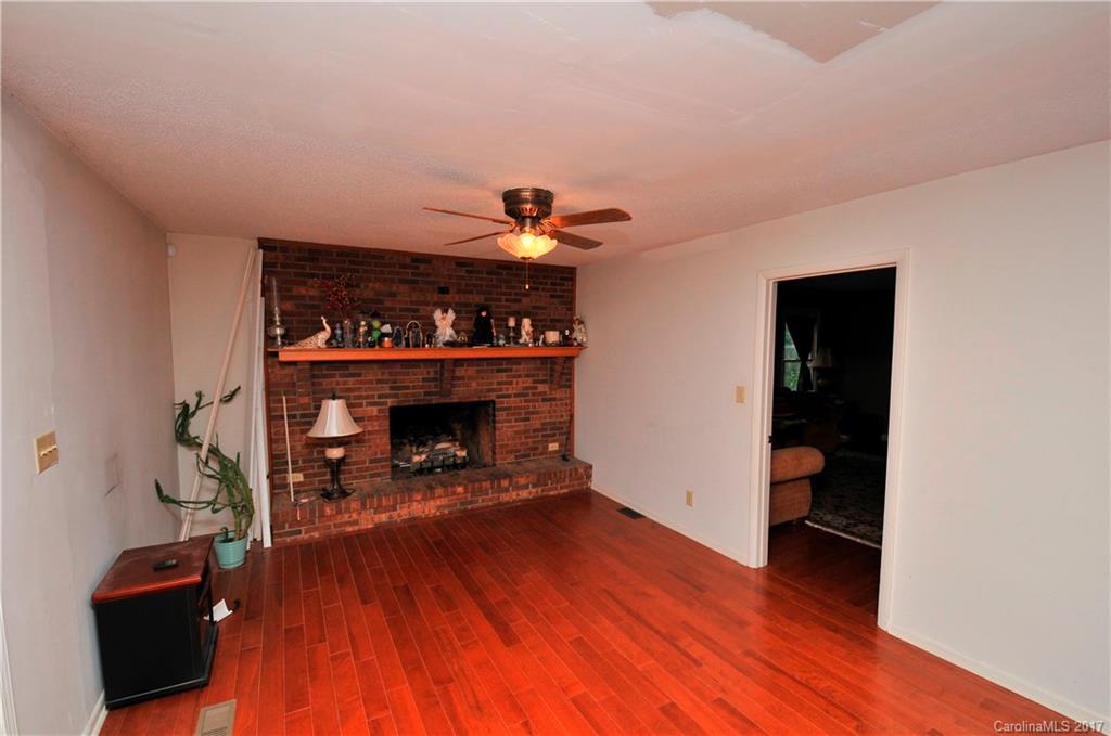 216 Watson Road Arden, NC 28704 - Photo 6 of 17 Gallery Image 6