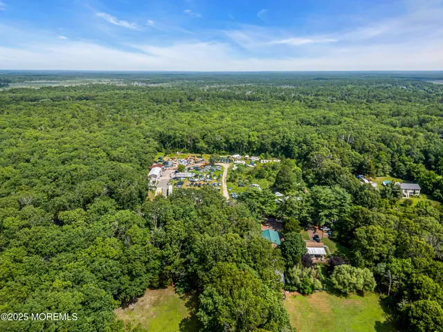 $800,000 | 15 Oak Lane, Tuckerton, NJ 08087