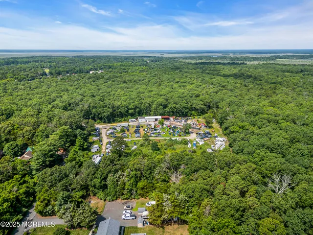 $800,000 | 15 Oak Lane, Tuckerton, NJ 08087