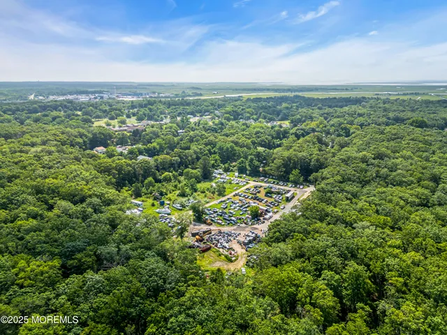 $800,000 | 15 Oak Lane, Tuckerton, NJ 08087