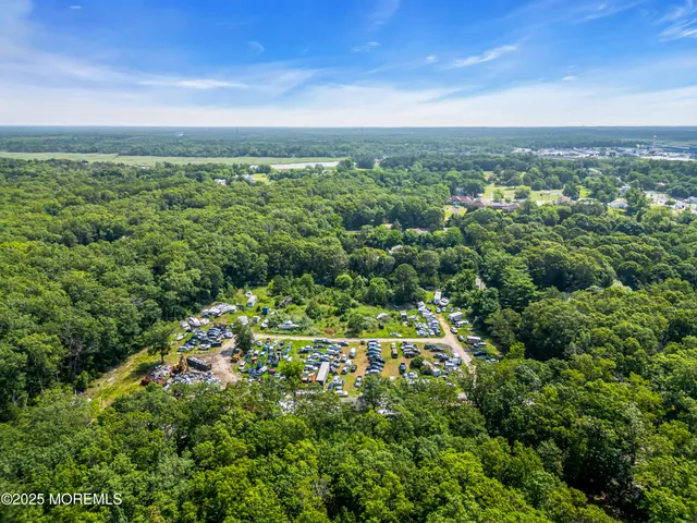 $800,000 | 15 Oak Lane, Tuckerton, NJ 08087