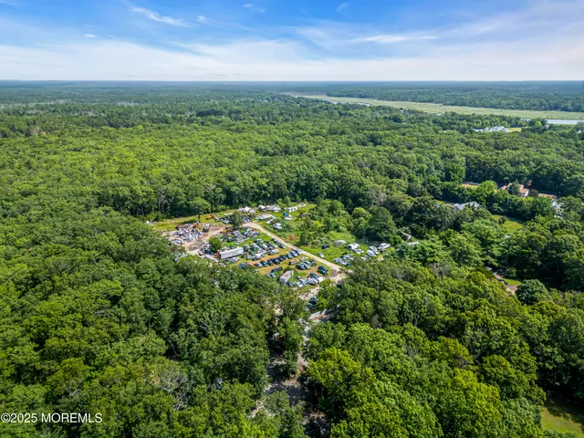 $800,000 | 15 Oak Lane, Tuckerton, NJ 08087