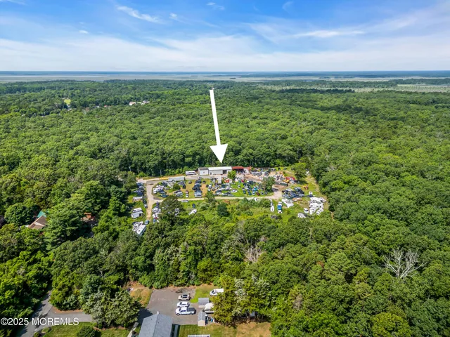 $800,000 | 15 Oak Lane, Tuckerton, NJ 08087