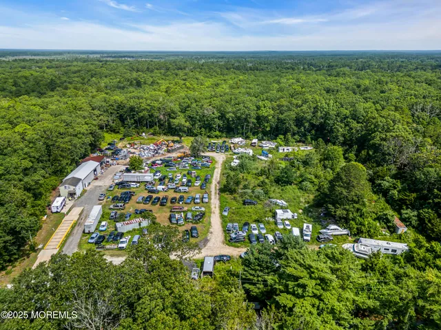 $800,000 | 15 Oak Lane, Tuckerton, NJ 08087