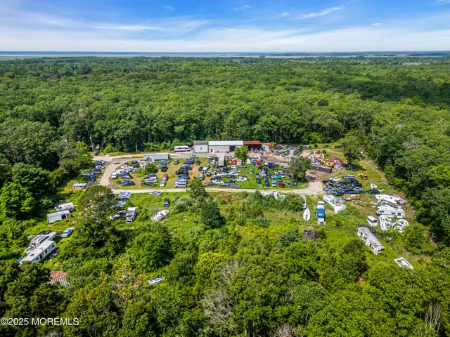 $800,000 | 15 Oak Lane, Tuckerton, NJ 08087