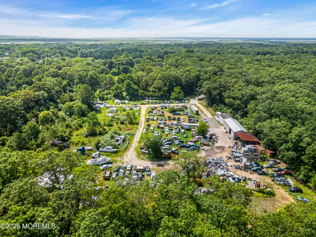 $800,000 | 15 Oak Lane, Tuckerton, NJ 08087