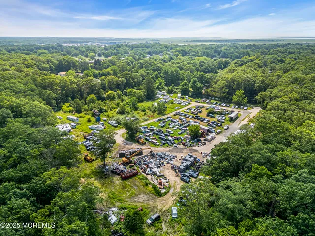 $800,000 | 15 Oak Lane, Tuckerton, NJ 08087