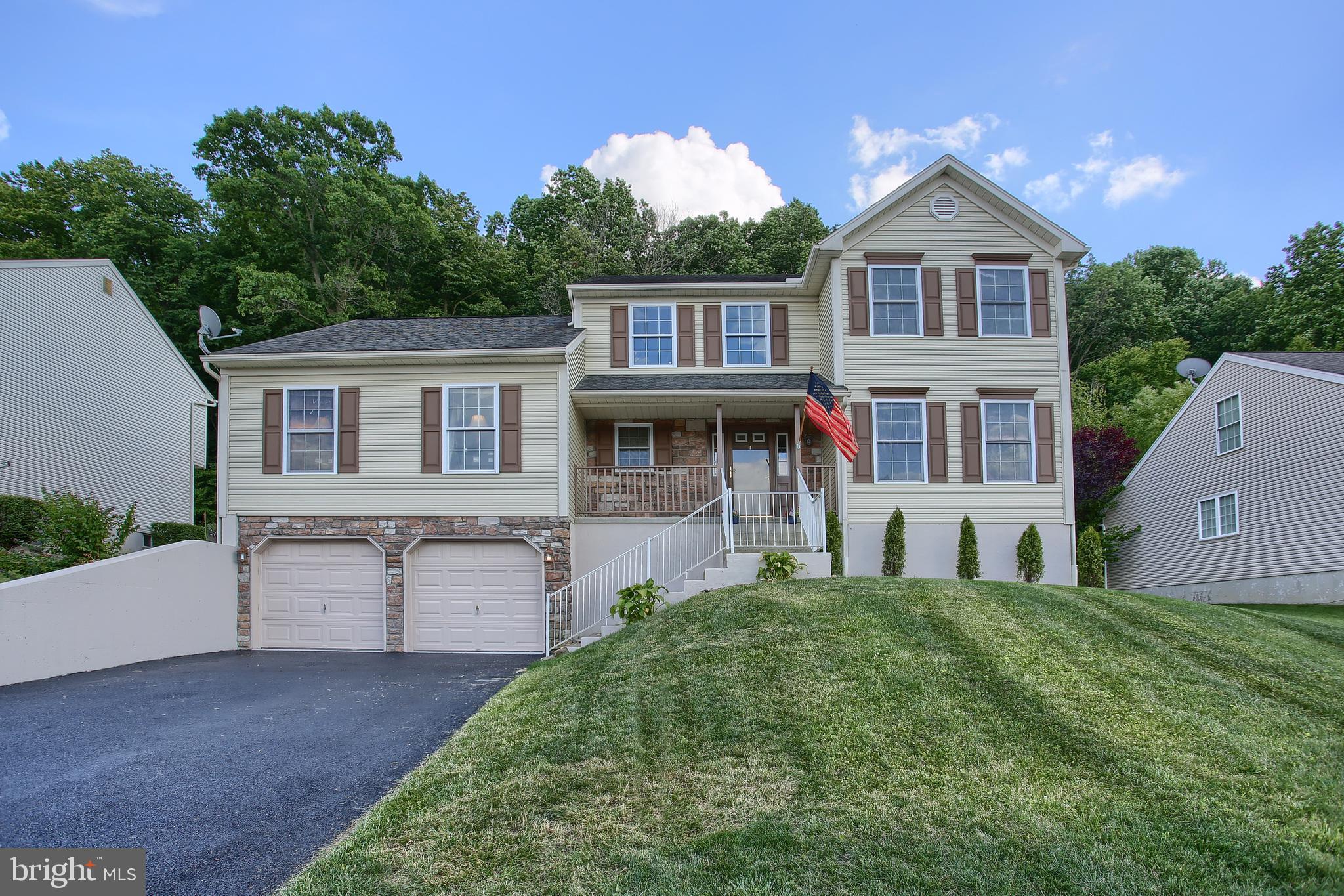 906 Connor Court Sinking Spring, PA 19608 - Photo 3 of 43