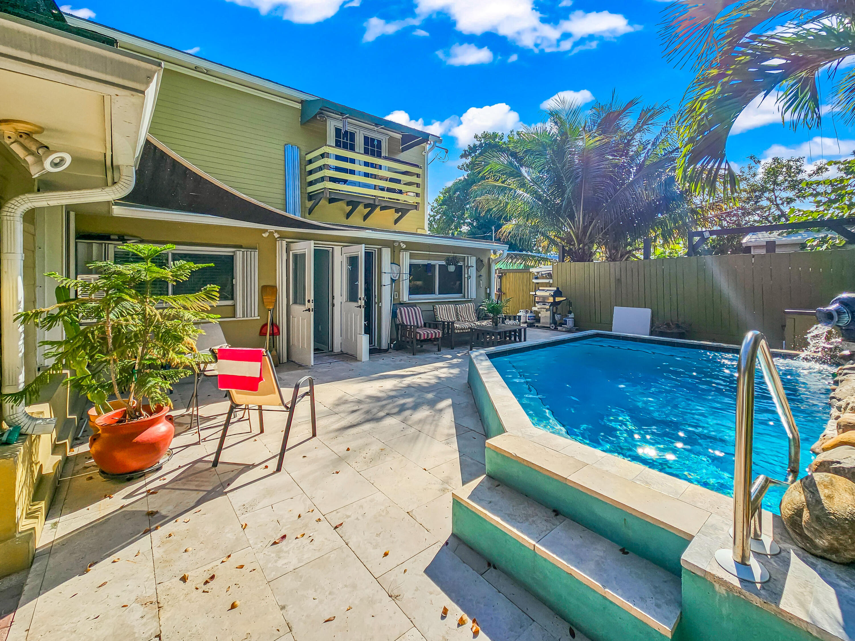 1609 United Street Key West, FL 33040 - Photo 11 of 74 Backyard Pool Lounge Area (9)