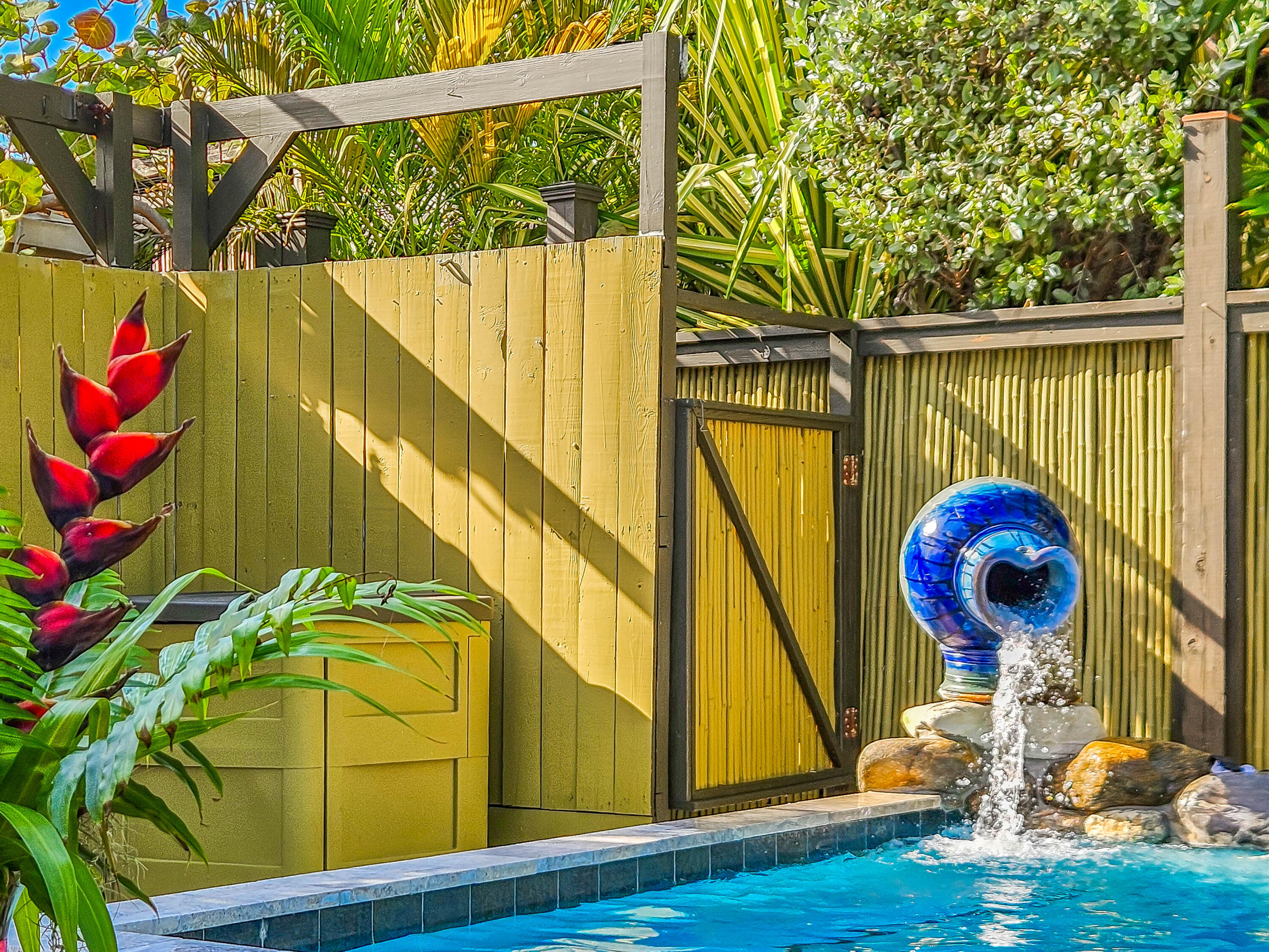 1609 United Street Key West, FL 33040 - Photo 16 of 74 Backyard Pool Lounge Area (16)
