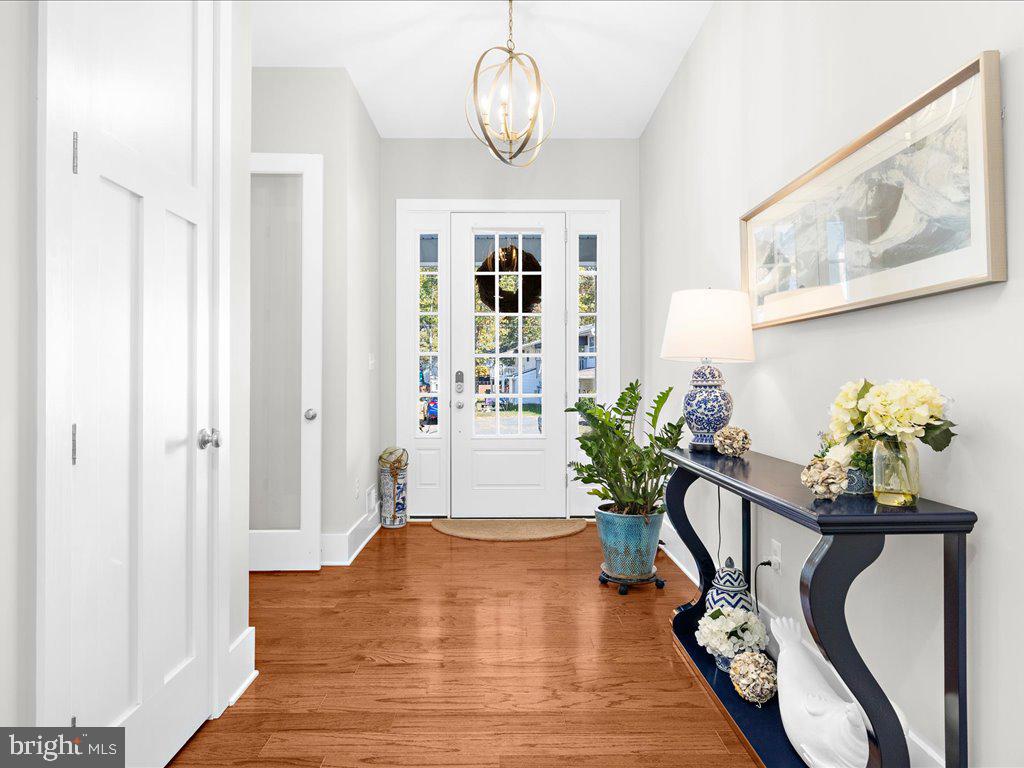 48 Kleis Road Severna Park, MD 21146 - Photo 7 of 84 Welcoming foyer